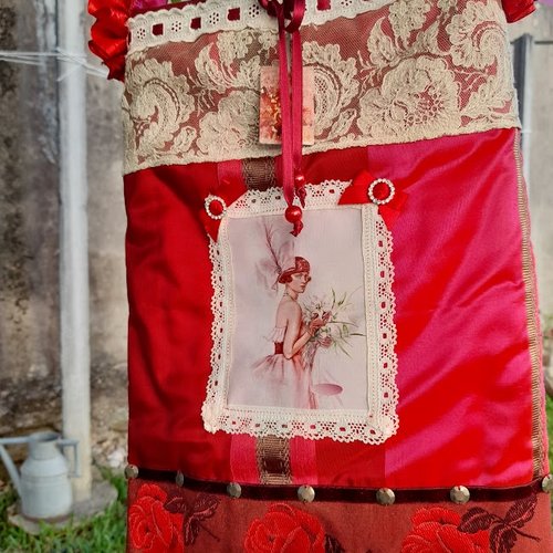 Sac rouge victorien dentelle vintage esprit shabby