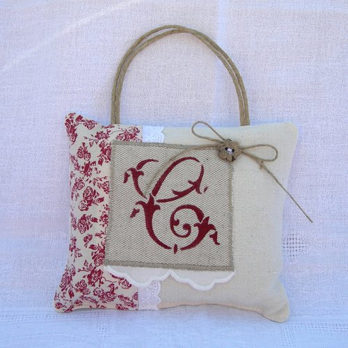 Coussin de porte lavande linge ancien avec monogramme c peint main