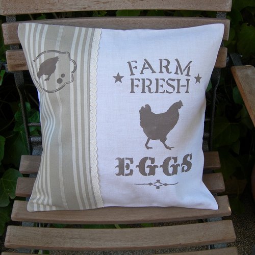Coussin déhoussable campagne chic toile ancienne et insciptions peintes à la main