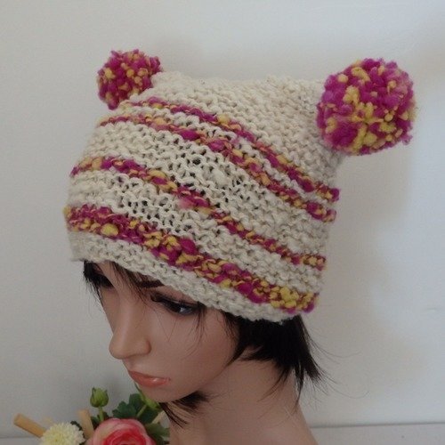 Si tu cherches un produit naturel pour être belle avec un bonnet alors voici un bonnet en laine de mouton filée au rouet et tricoté main