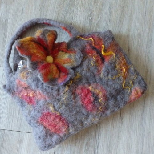 Sac en laine de mouton feutré à la main,produit naturel pour les personnes écoresponsables  proche de la nature