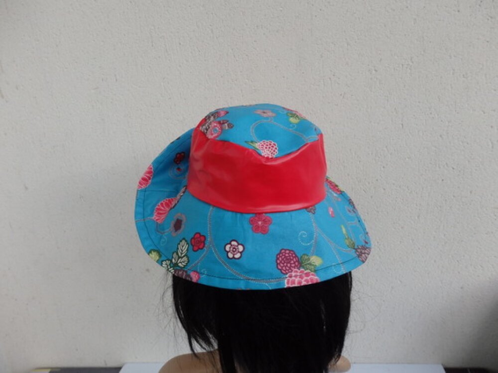 Chapeau de pluie grosses fleurs avec un lien. chapeau de pluie femme,  chapeau en toile enduite, imperméable - Un grand marché