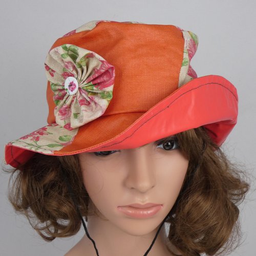 Chapeau de pluie grosses fleurs avec un lien. chapeau de pluie femme, chapeau en toile enduite, imperméable