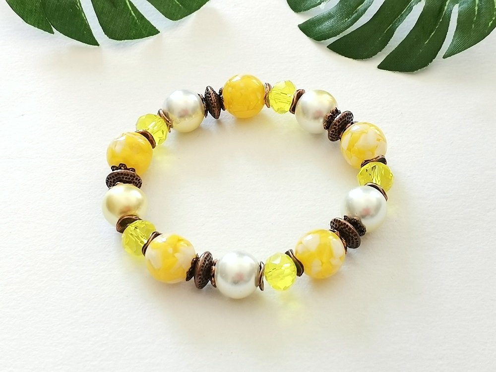 Kit bracelet fil élastique et perles en verre beige et jaune pale - Un  grand marché