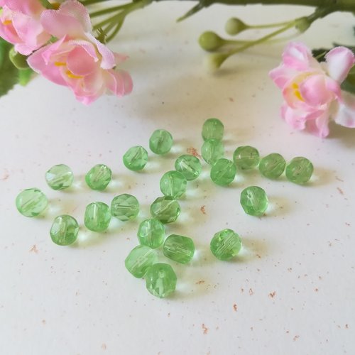 Perles en verre à facette style bohème 6 mm verte clair x 50