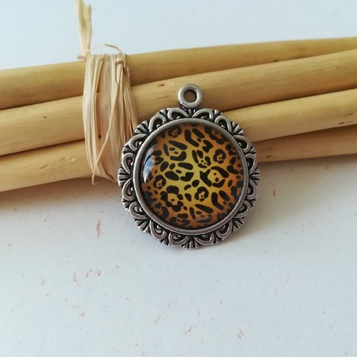 Pendentif rond avec cabochon verre de 20 mm taches noires