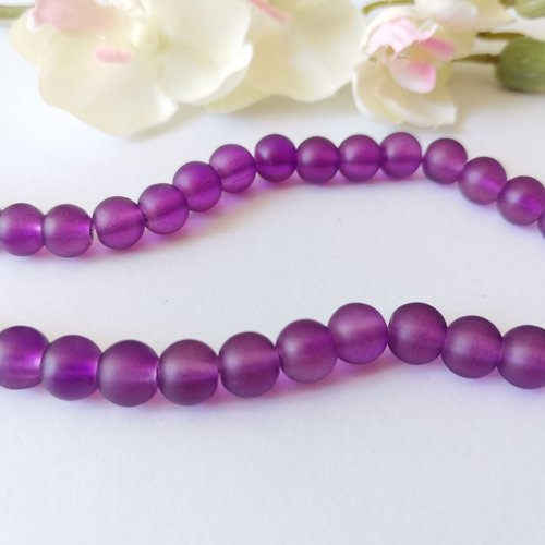 20 perles en verre dépoli 8 mm violet foncé