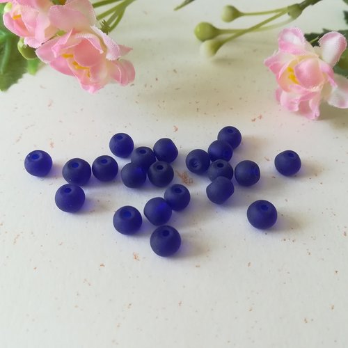 25 perles en verre givré 6 mm bleu nuit