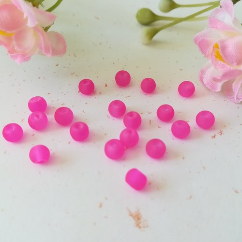 50 perles en verre givré 4 mm fuchsia