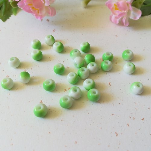 25 perles en verre ronde 6 mm vert et blanc