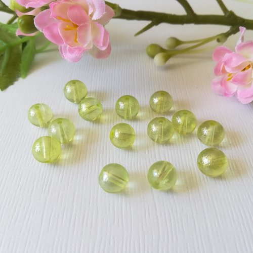 20 perles en verre 8 mm vert  jaune brillant