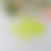 25 perles en verre givré 6 mm jaune fluo