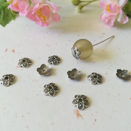 50 coupelles fleur 8 mm argent antique