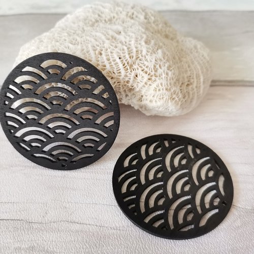 2 pendentifs ronds en bois noir