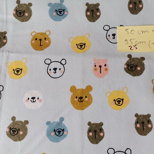 Tissu coton motifs tête d'ours 50 x 95 cm