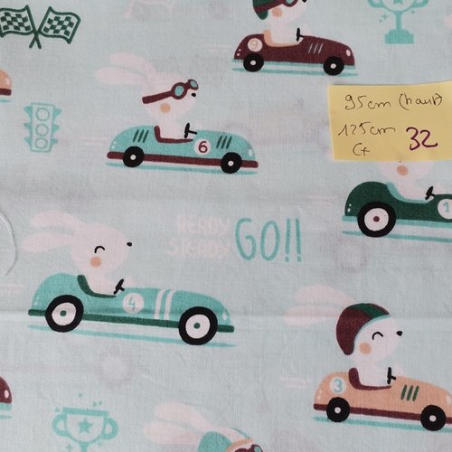 Tissu coton motifs animaux en voiture 95 x 125 cm