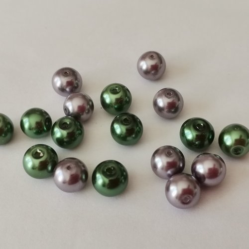 22 perles en verre nacré 8 mm vert gris - fin de série
