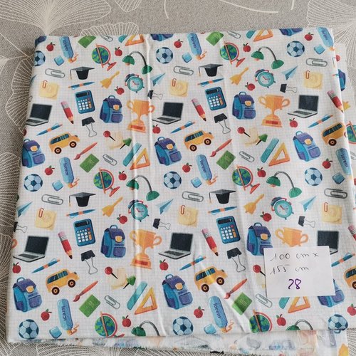 Tissu coton motifs fournitures scolaires 100 x 155 cm