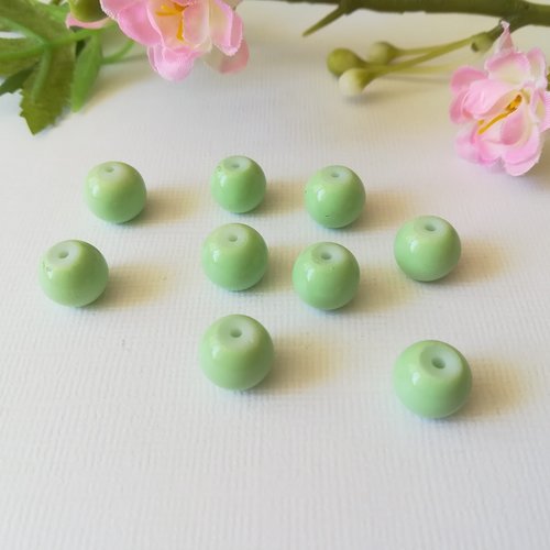10 perles en verre ronde  10 mm vert pale