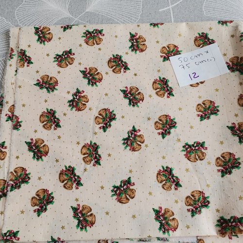 Tissu coton motifs noël  50 x 75 cm