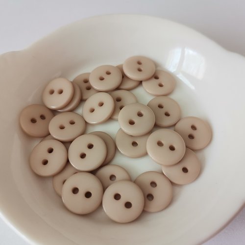 10 boutons résine 4 trous 10 mm crème
