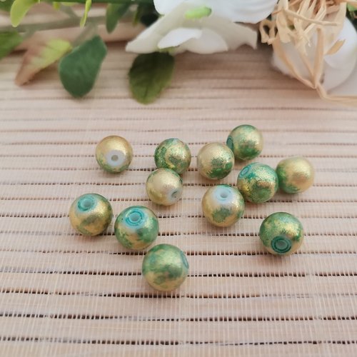 20 perles en verre 8 mm doré et verte