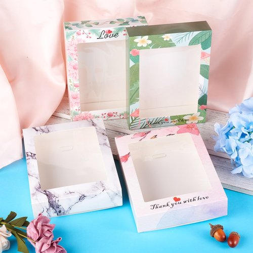 Lot de 4 boites cadeaux 17.7 x 13.5 cm