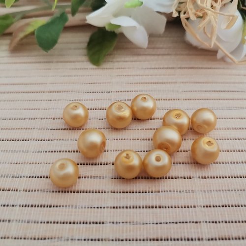 20 perles en verre nacré mat 8 mm ocre