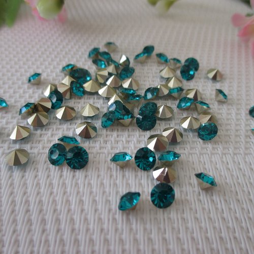 100 cabochons strass forme diamant 6 mm bleu royal