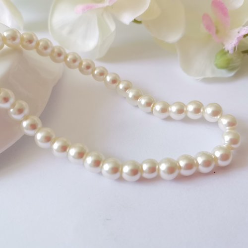25 perles en verre 6 mm ivoire