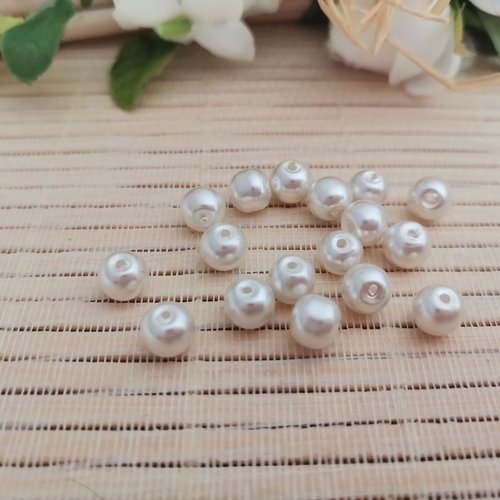 25 perles en verre 6 mm ivoire