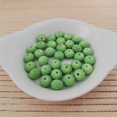 18 perles en verre à facette 8 x 6 mm vert api