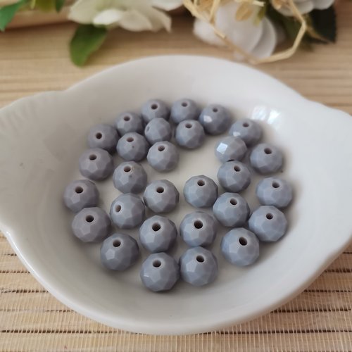 29 perles en verre à facette 8 x 6 mm grise