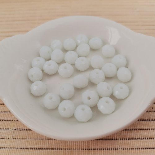 30 perles en verre à facette 8 x 6 mm blanche