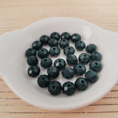 29 perles en verre à facette 8 x 6 mm vert foncé