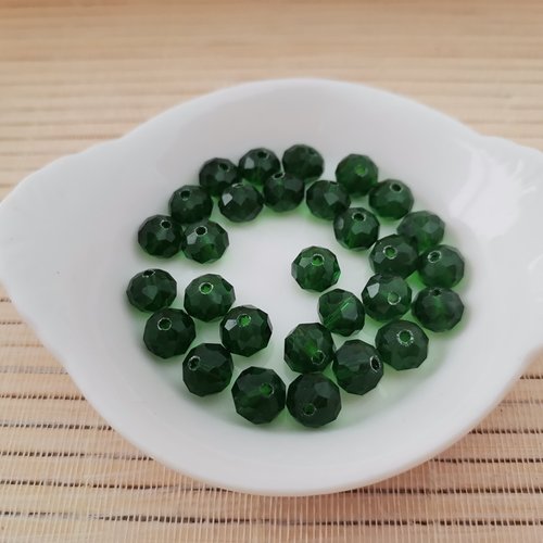 19 perles en verre à facette 8 x 6 mm vert foncé