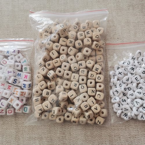 Gros lot de perles alphabet bois et acrylique