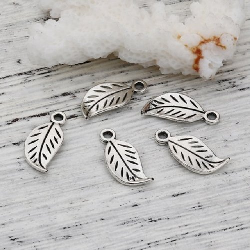 5 breloques feuille argent mat