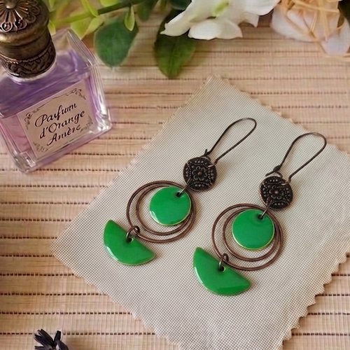 Kit boucles d'oreilles anneaux cuivre rouge et sequins émail verts