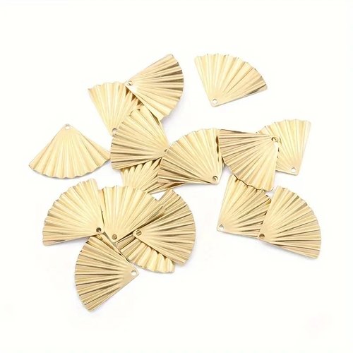 10 pendentifs éventail dorés