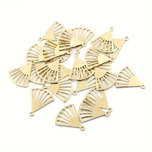 10 pendentifs éventail ajourés dorés