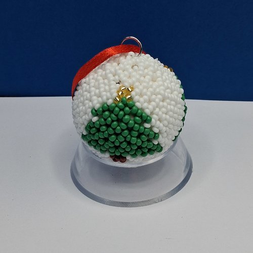 Boule de sapin de noël en perles