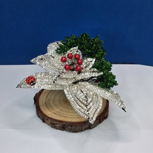 Fleur en perles / décoration intérieur / pièce unique