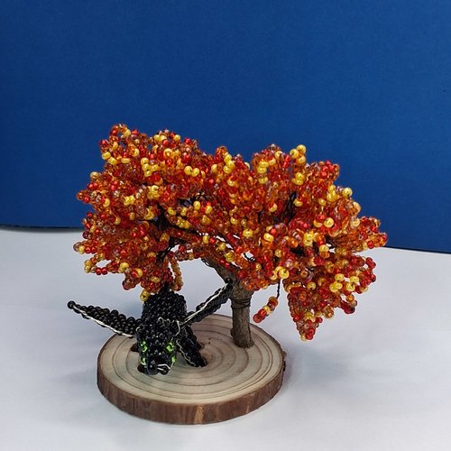 Dragon noir sous un arbre automne / pièce unique / décoration intérieure