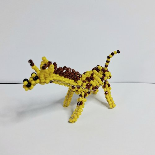 Girafe en perles de rocaille