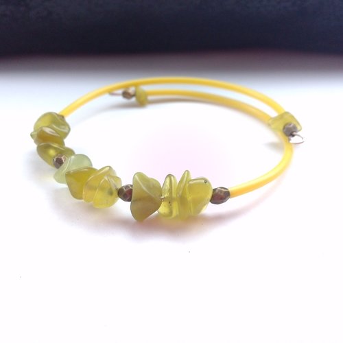 Bracelet sur mémoire de forme perles semi-précieuses citrine