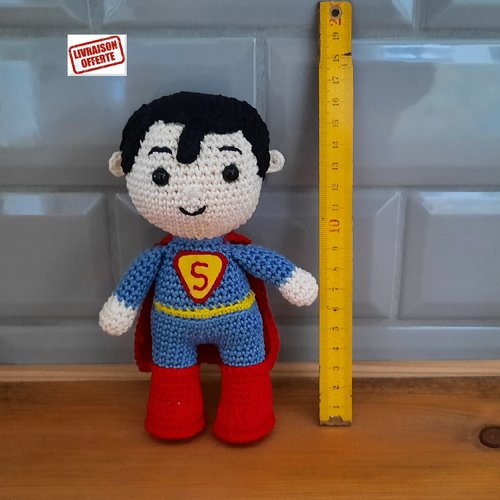 Amigurumi super héros coton au crochet - superman - 16 cm