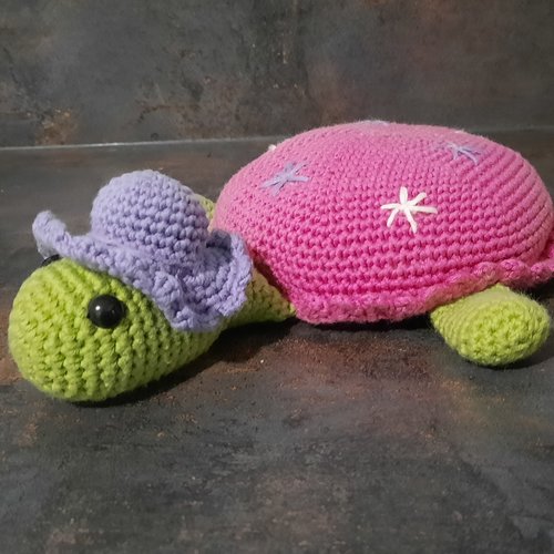 Amigurumi, tortue en fil de coton au crochet - 24 cm