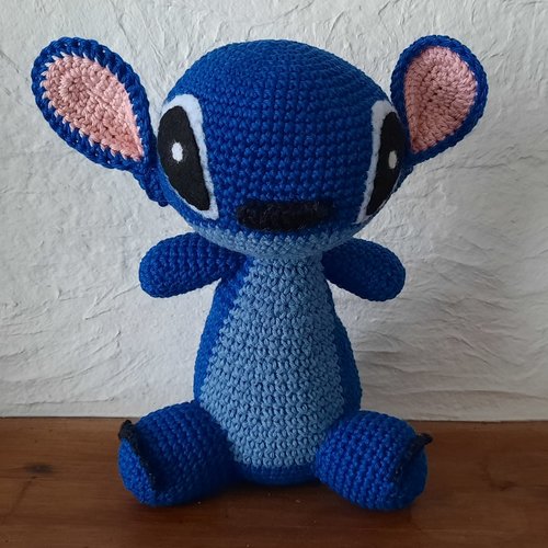 Peluche ou doudou mon ami extraterrestre stitch amigurumi 19 cm