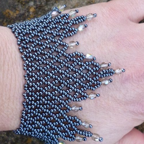 Bracelet dentelle de perles couleur hématite